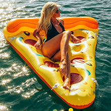 Charger l&#39;image dans la galerie, Flotte Pizza | Matelas Gonflable Aquatique (1 part)